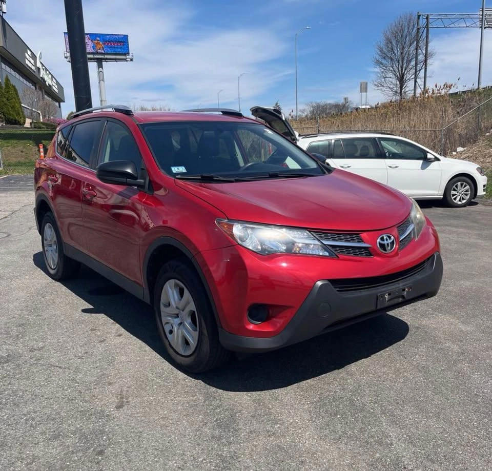 2015 Toyota RAV4 · LE - photo 2