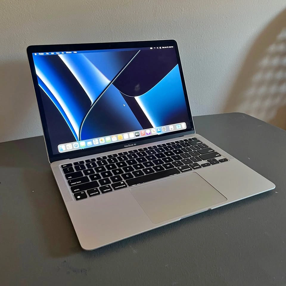 Apple Macbook Air M1 (2020) | 98% Battery Health | 8GB RAM