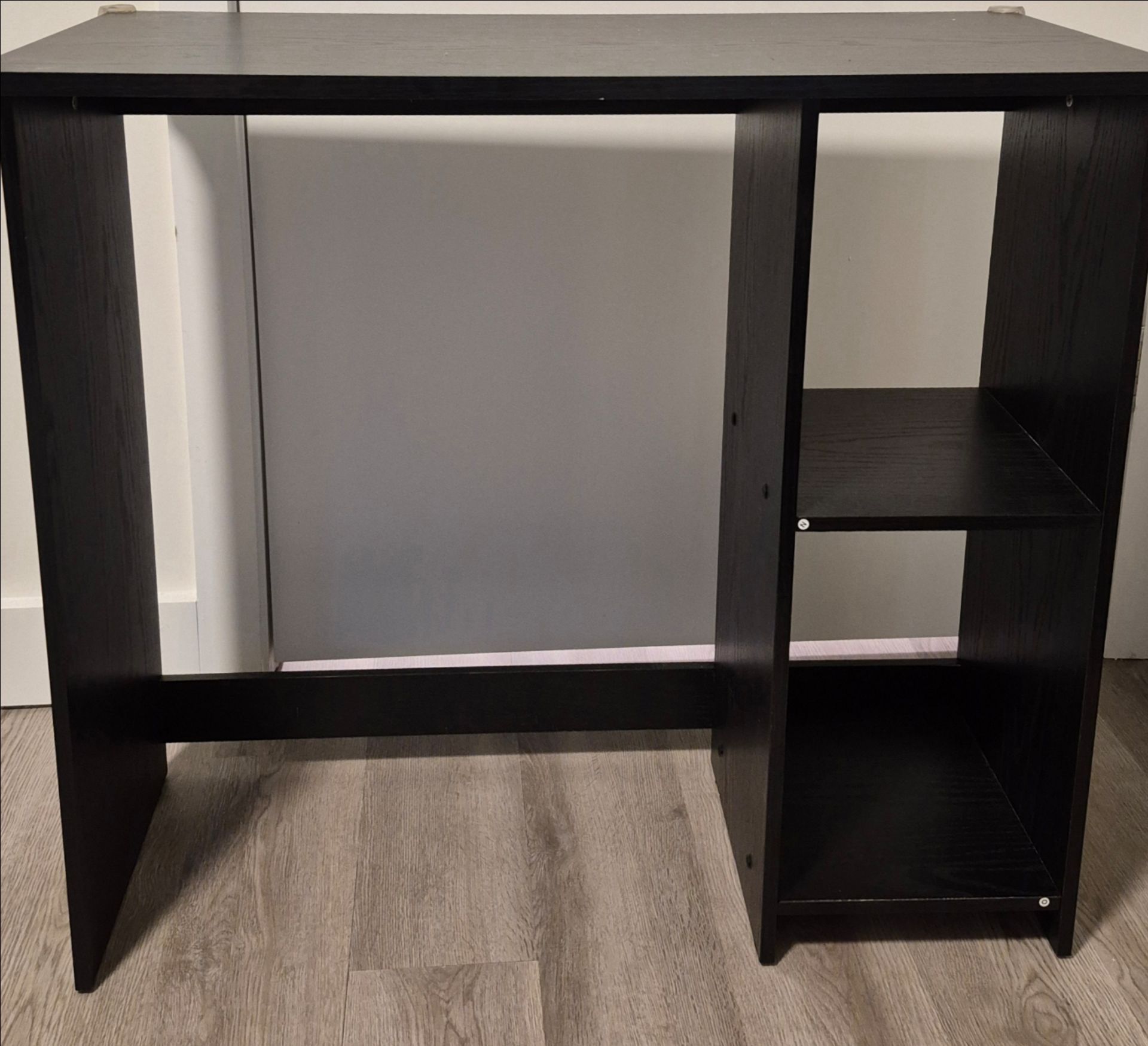 💻 Home Office Desk – Like New!