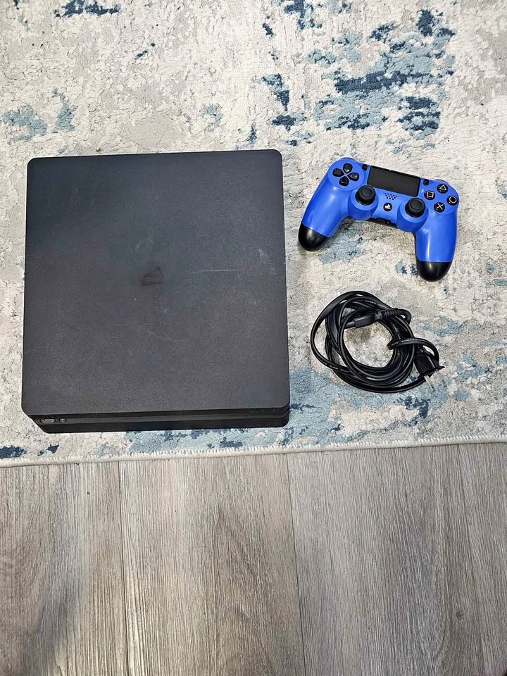 PS4 Slim Edition - Low Firmware 8.00