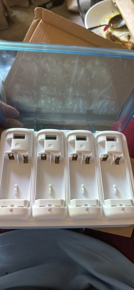 Rechargeable batteries with charger - photo 2