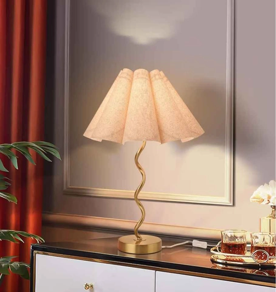 Ziqqeelam Gold Pleated Table Lamp - photo 4