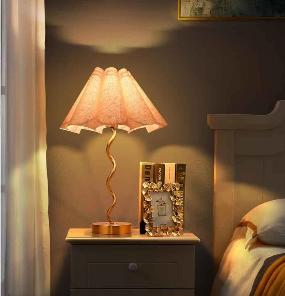 Ziqqeelam Gold Pleated Table Lamp - photo 5