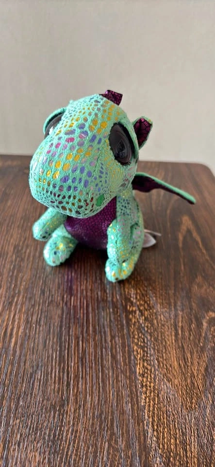 Cinder the Green Dragon, popular character from the official Ty