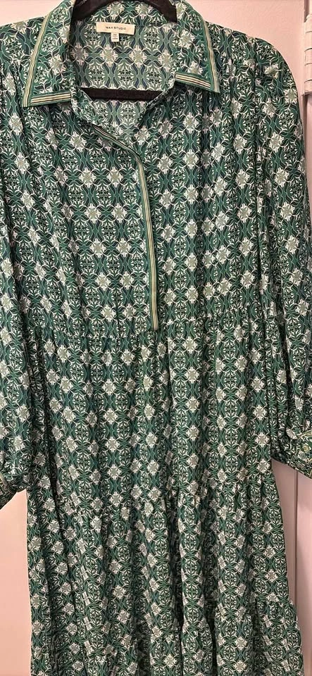 Max Studio green geometric print tiered midi dress. Size M