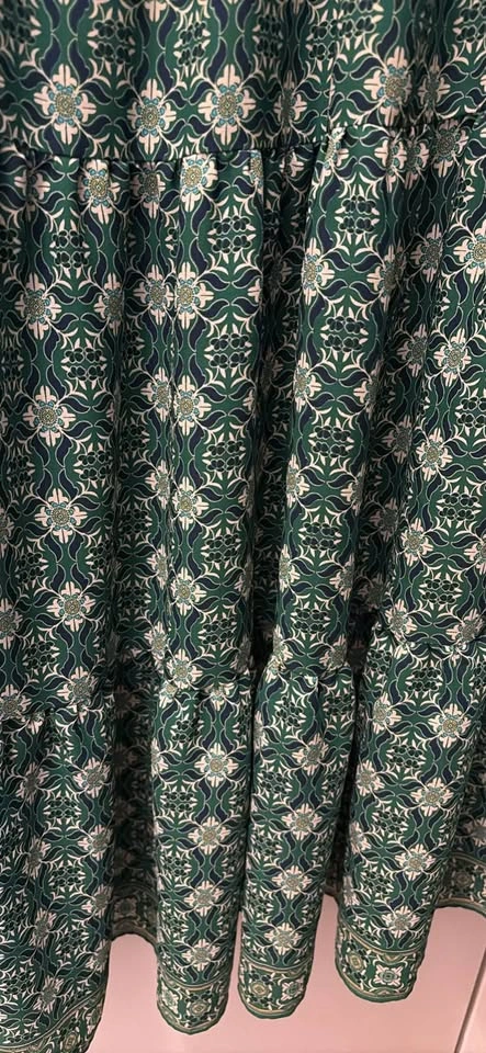 Max Studio green geometric print tiered midi dress. Size M - photo 4