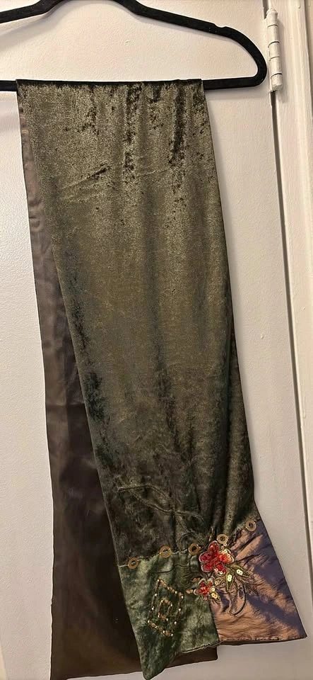 Vintay Two’s Company mixed-media embroidered velvet scarf