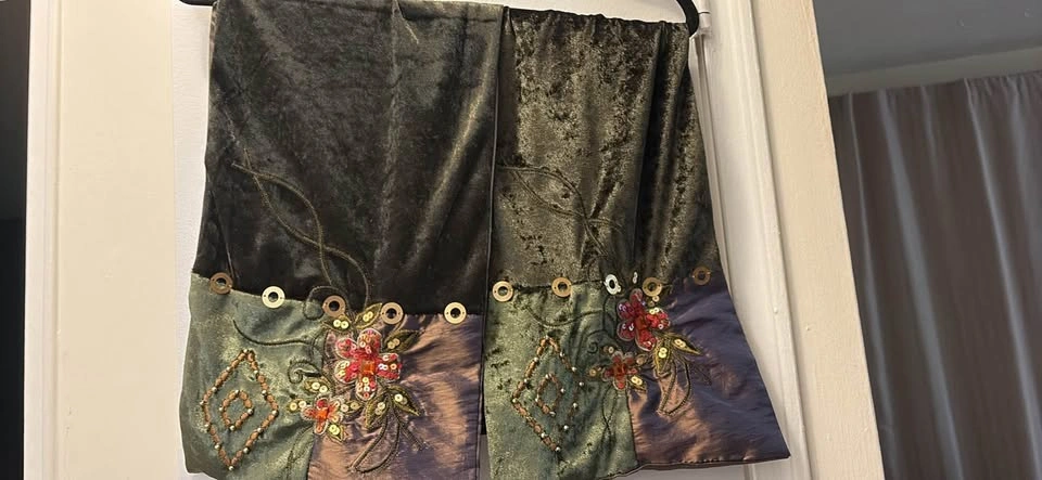 Vintay Two’s Company mixed-media embroidered velvet scarf - photo 3