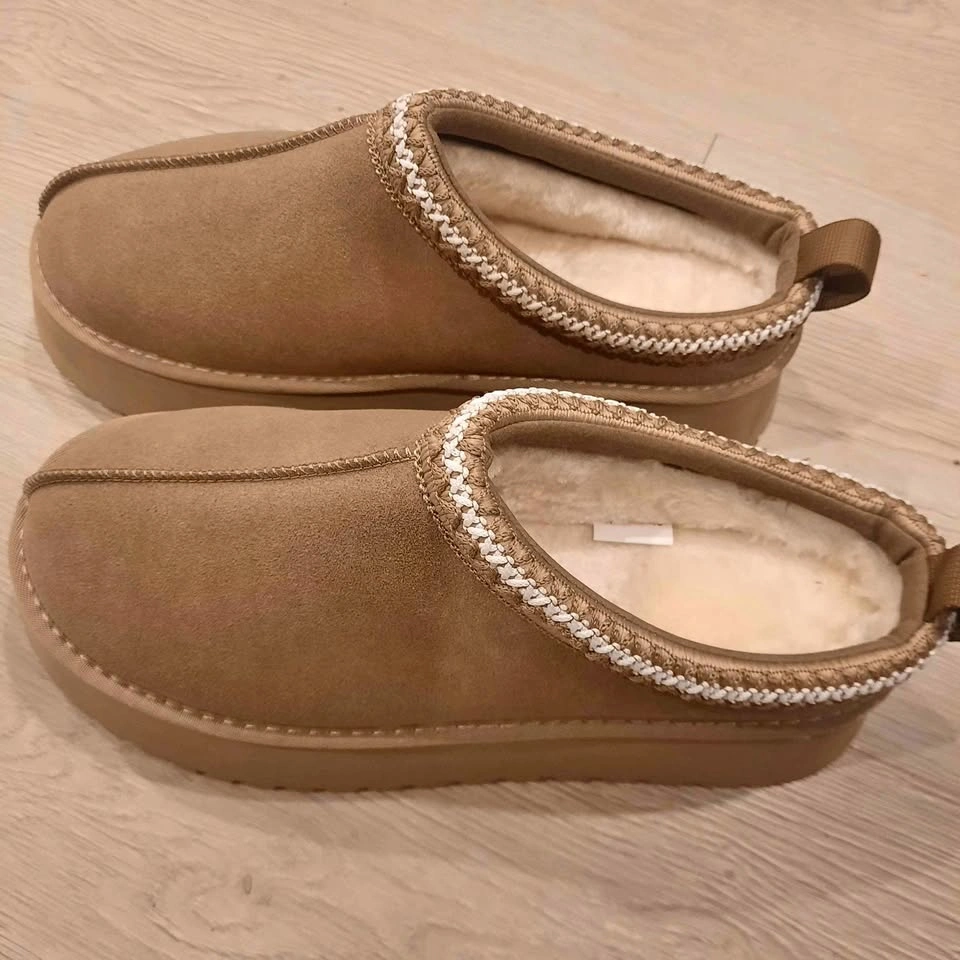 House Slippers, Mini Boots, Indoor & Outdoor - Size 40/10 US