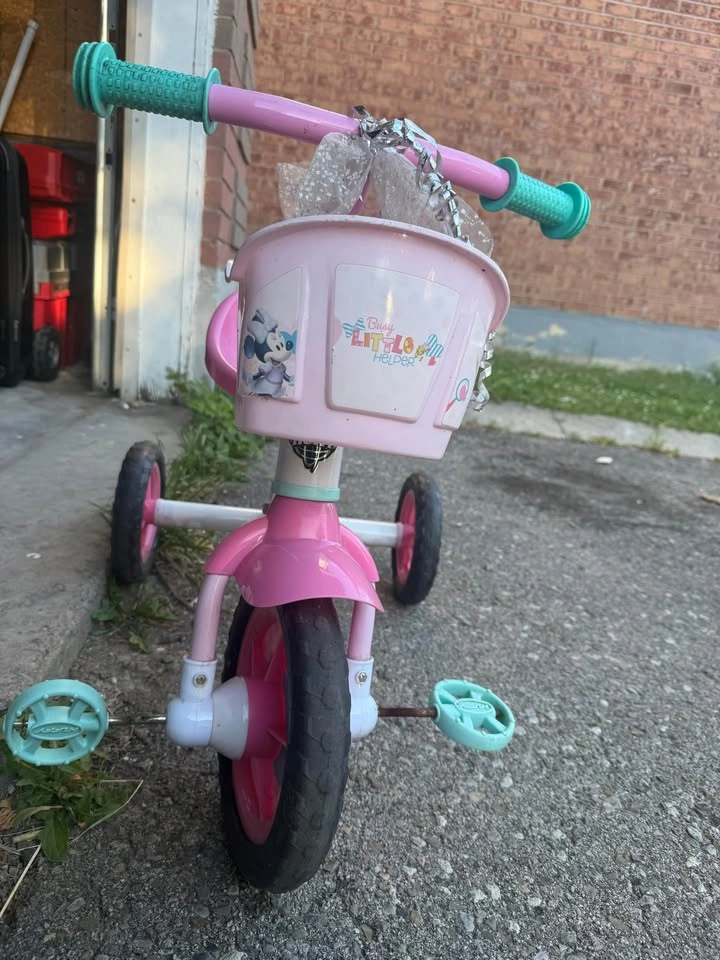 Disney Minnie Mouse Toddler Tricycle with Front Basket - photo 5
