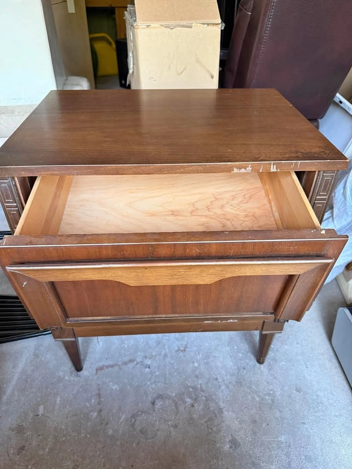 Dark Wood Nightstand with Drawer – End Table / Side Table