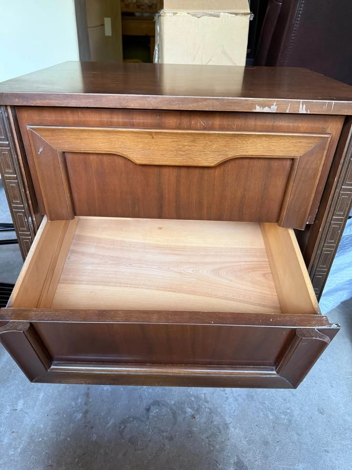 Dark Wood Nightstand with Drawer – End Table / Side Table - photo 2