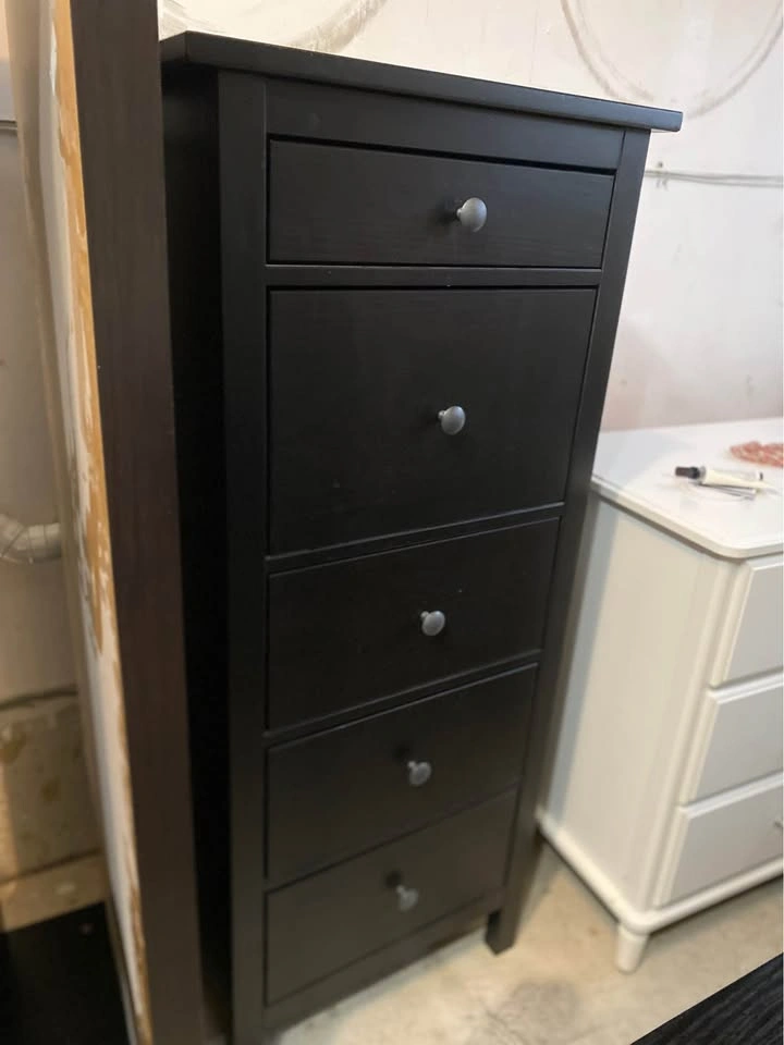 Sleek Black Tallboy Chest – Minimalist Aesthetic - photo 2