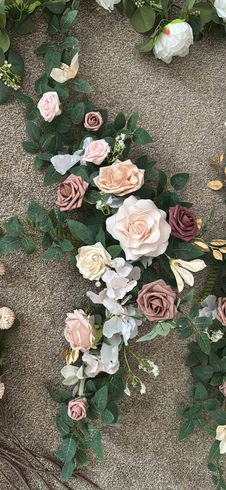 Wedding Flower Decor: Arches and Table Bunches - photo 2
