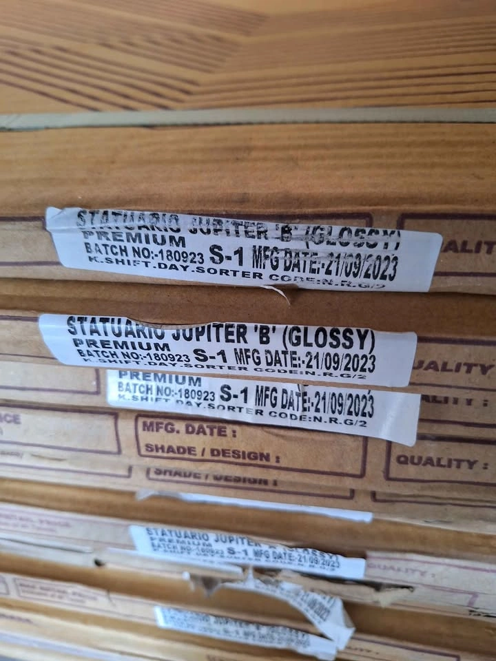 24 x 48 porcelain tile, marble looking - photo 2