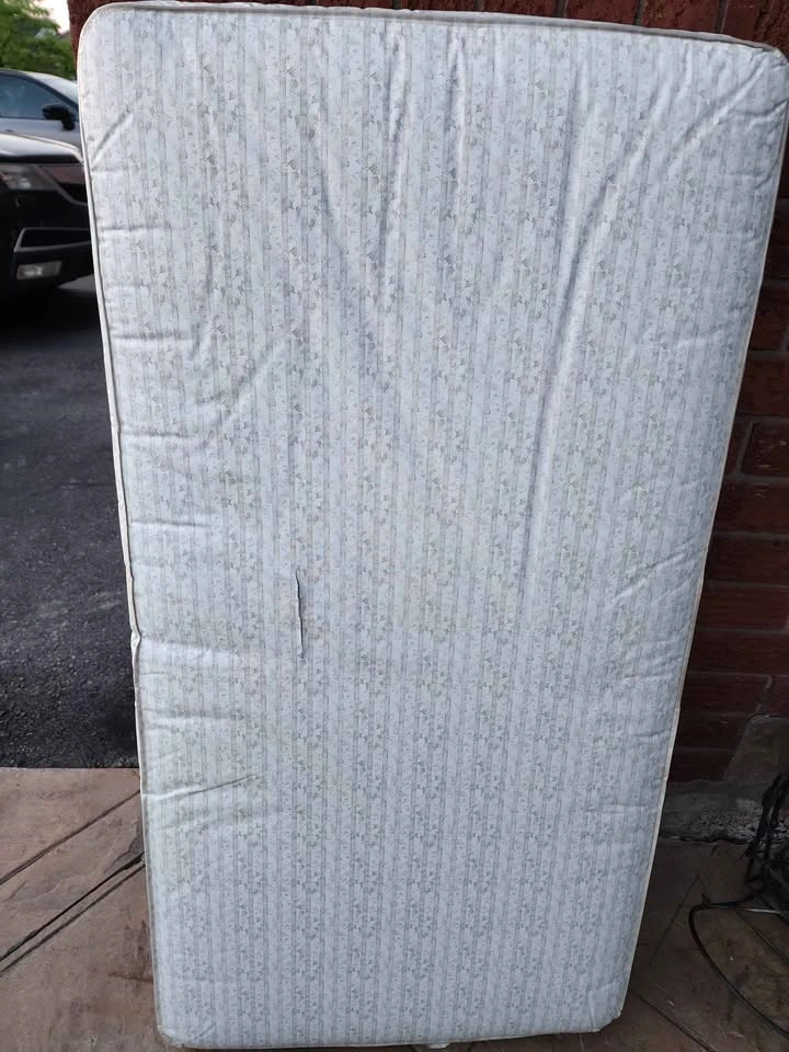 Sealy Crib Mattress - photo 2