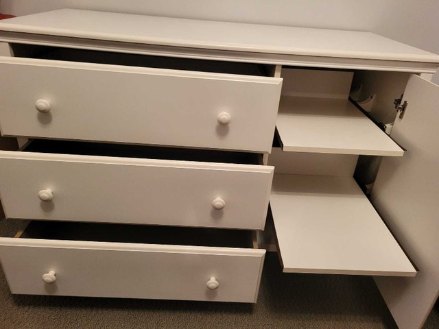 changing table / baby dresser - photo 2