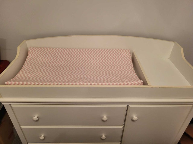 changing table / baby dresser - photo 4