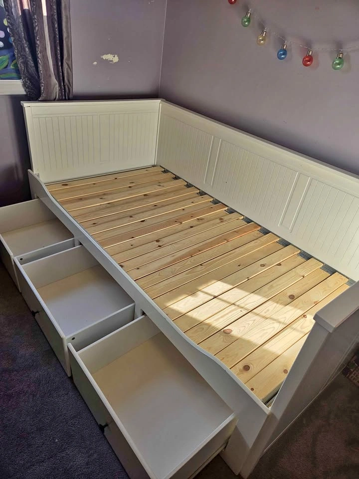 IKEA HEMNES Daybed with 3 Storage Drawers