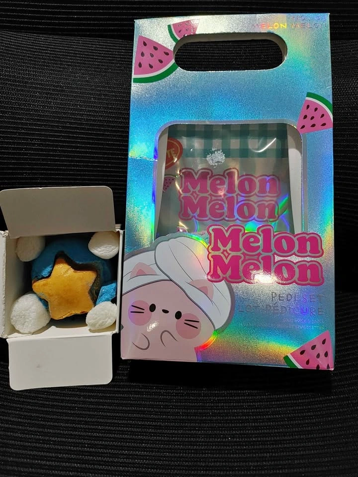 Melon Pedi Set w/ socks, foot mask, and Lush Bath Bomb