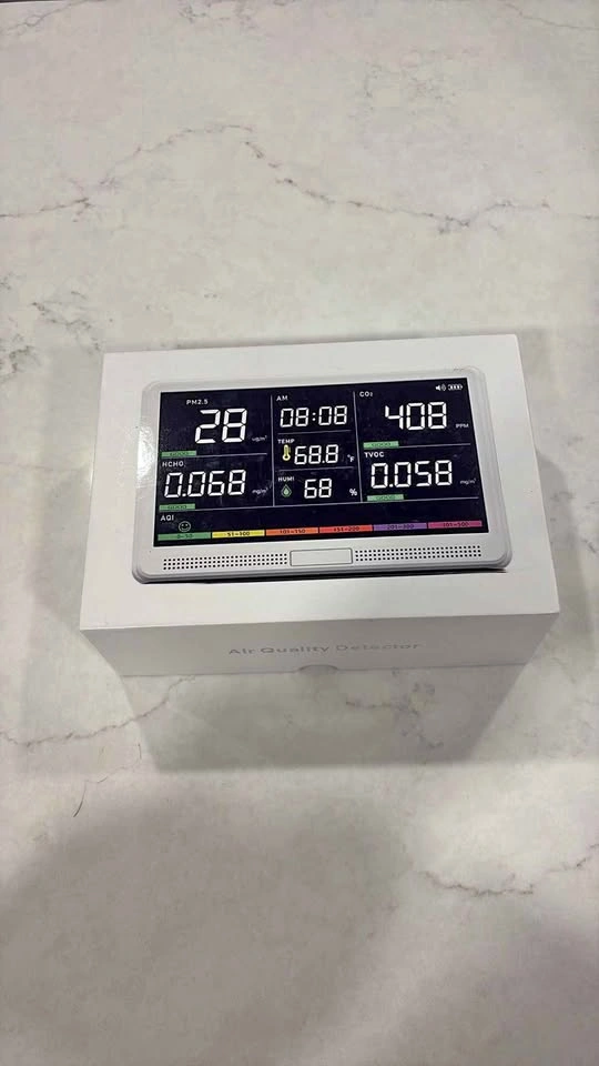 Air Quality Detector - Keeps kids, pets & home safe.