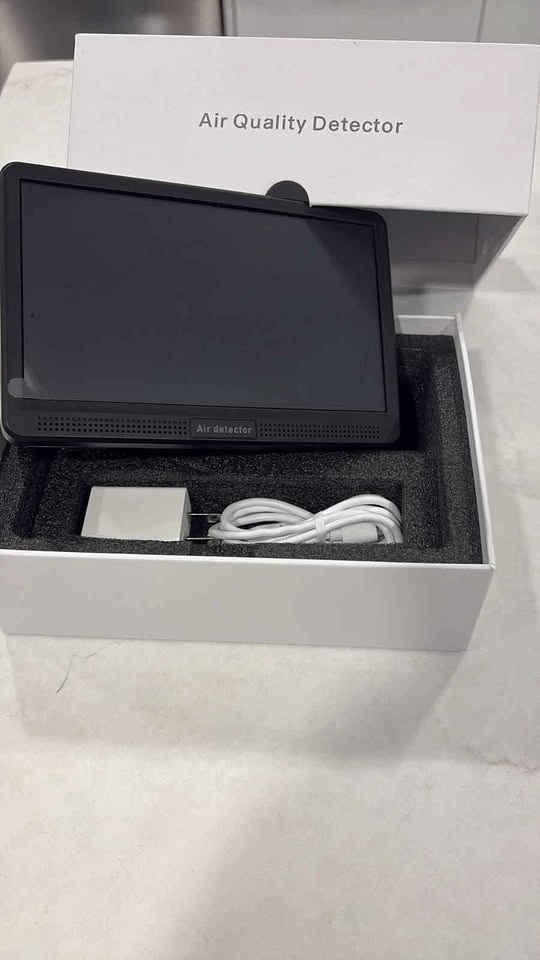 Air Quality Detector - Keeps kids, pets & home safe. - photo 2