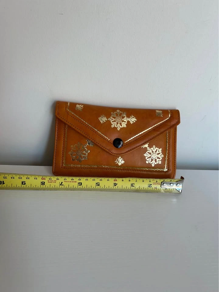 Moroccan Tan Leather Envelope Clutch with Gold Detail - photo 4