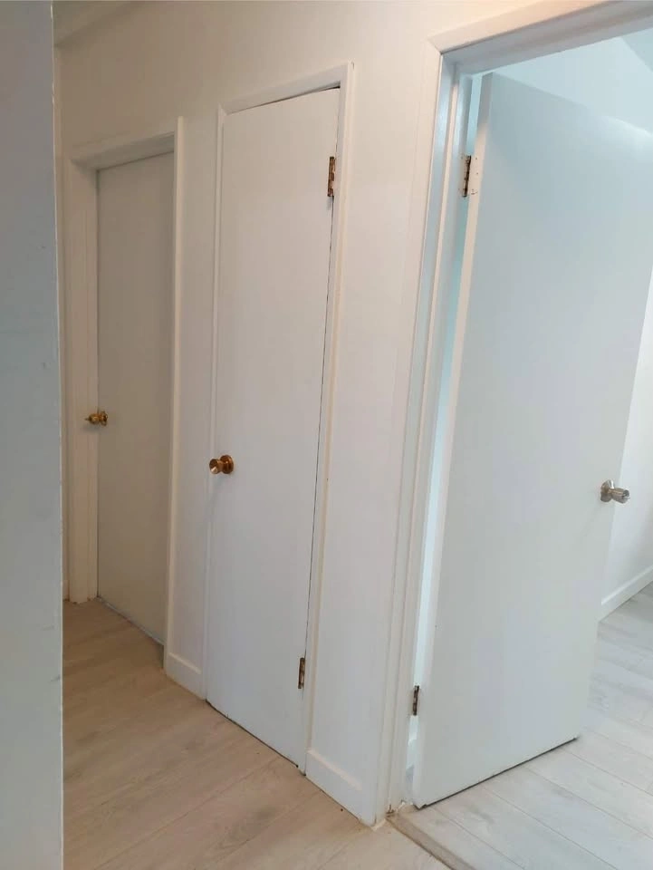 3BR / 1 Bath Suite - Across Aberdeen Skytrain, Richmond - photo 3
