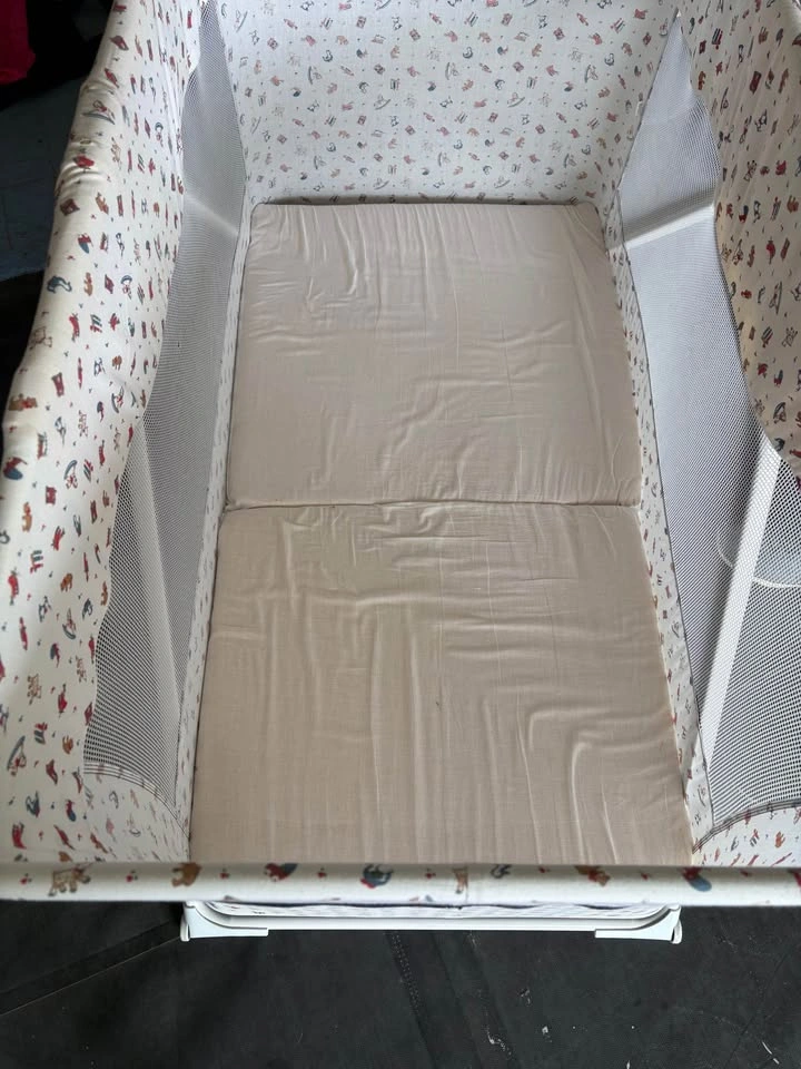 Vintage Portable Baby Playpen / Travel Crib - photo 2