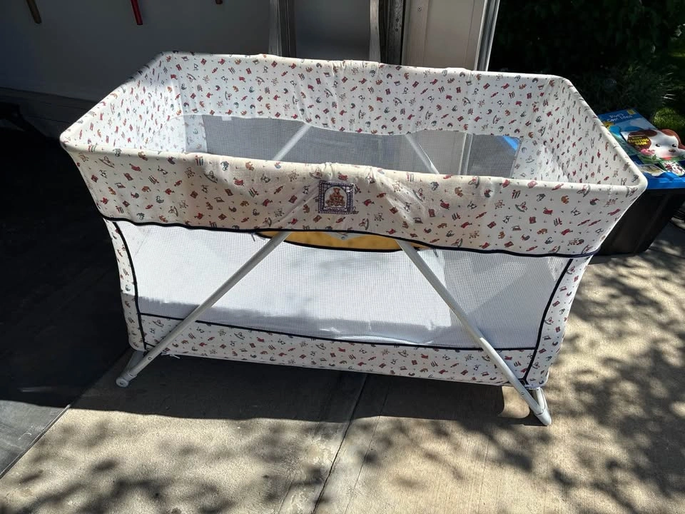 Vintage Portable Baby Playpen / Travel Crib - photo 4