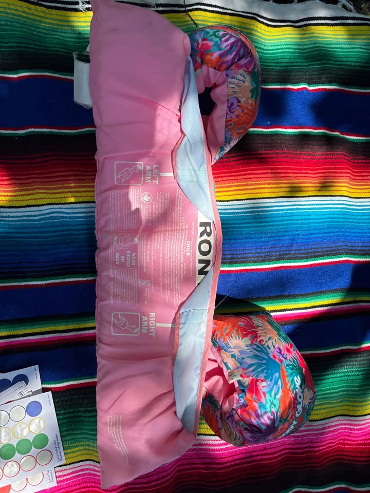 Kids Swim Vest / Floaties - Puddle Jumper Style - photo 2