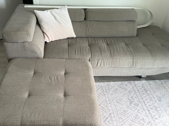 Modern Grey Sectional Sofa with Ottoman