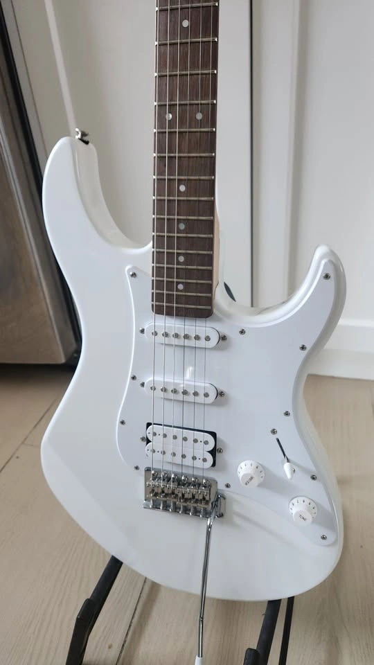 $270 Yamaha Pacifica 012 Electric Guitar - White - photo 3