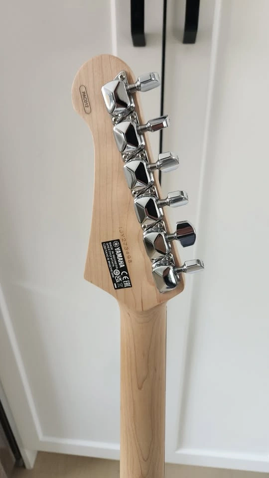 $270 Yamaha Pacifica 012 Electric Guitar - White - photo 5