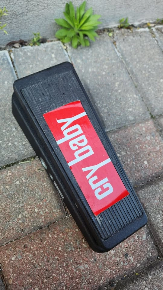 $100 Dunlop Cry Baby Standard Wah Pedal (GCB95) - photo 2