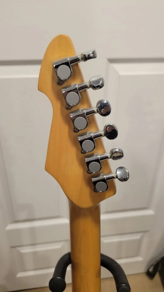 $220 Peavey HSS Electric Guitar - Purple - photo 5