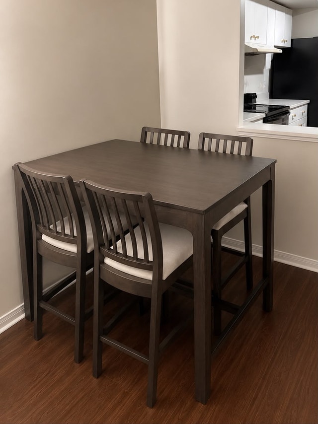 IKEA EKEDALEN Bar Table & 4 Stools – Very Good Condition