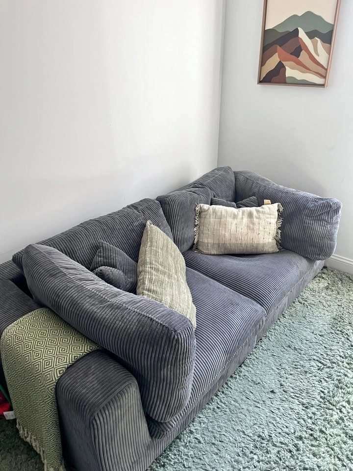 Grey couch (light weight)
