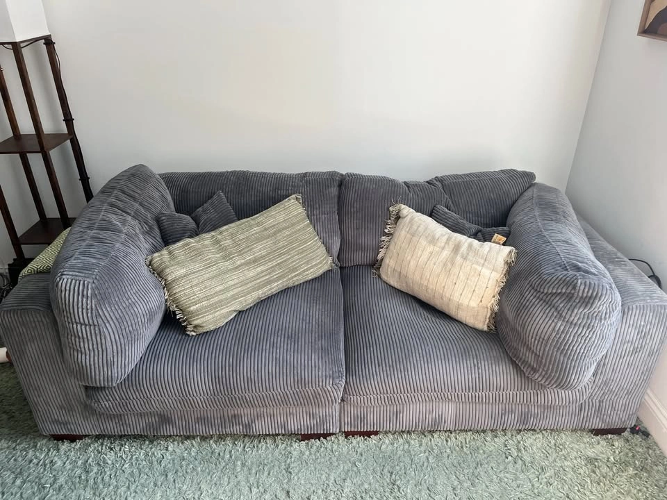 Grey couch (light weight) - photo 4