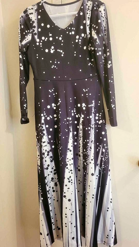 Black and White Maxi Dress * NEW *