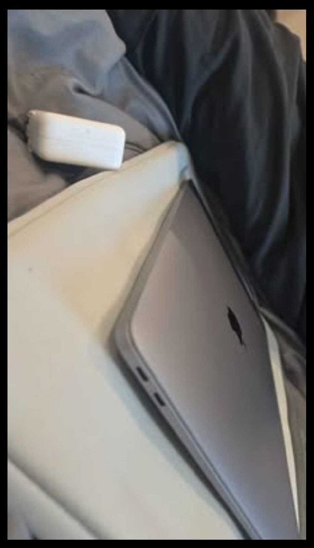 MacBook Air - photo 2