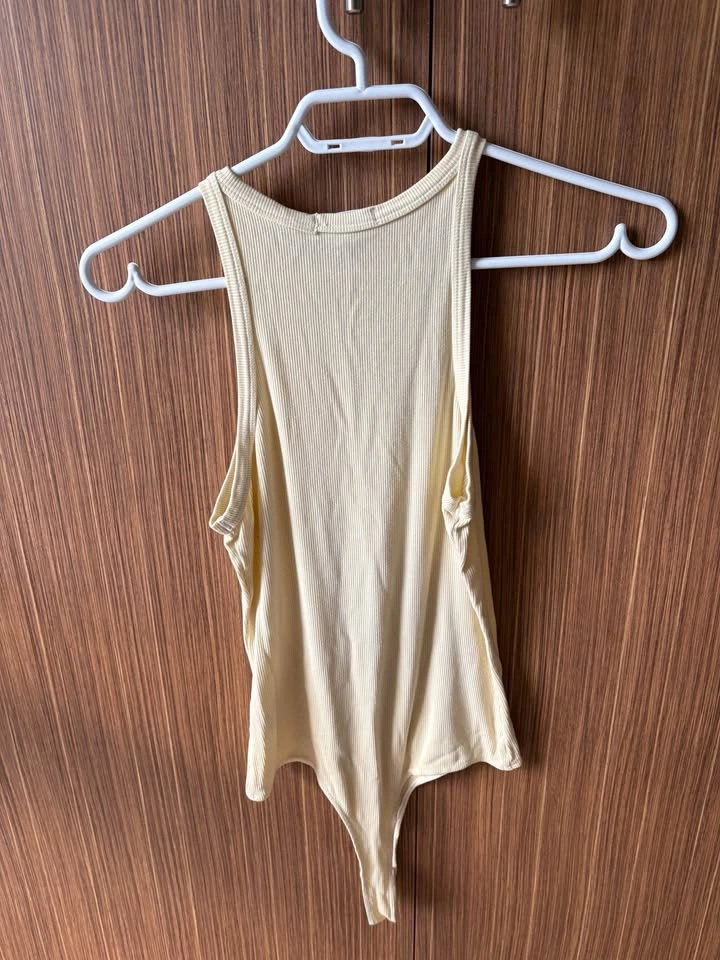 AGOLDE Ribbed Bodysuit – Size Small – Cream/Ivory - photo 2