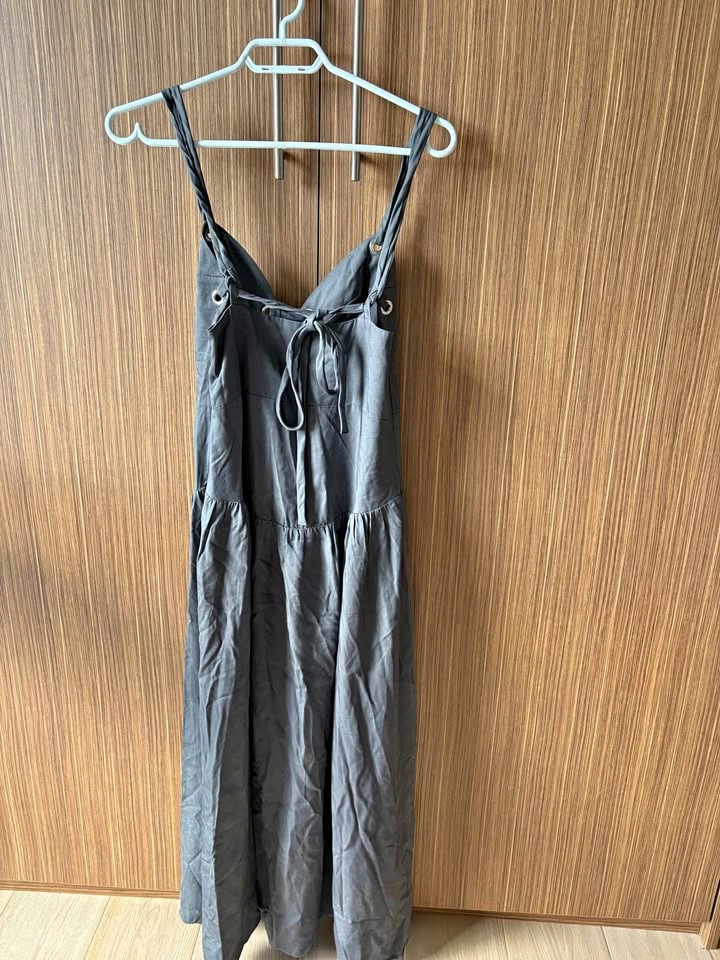 BNWT Oak and Dirt Dress Asphalt Grey Size S