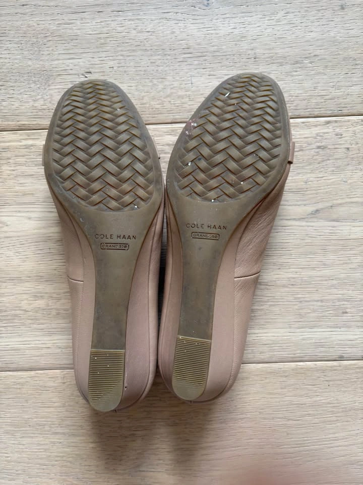 Cole Haan beige shoes size 5 - photo 2