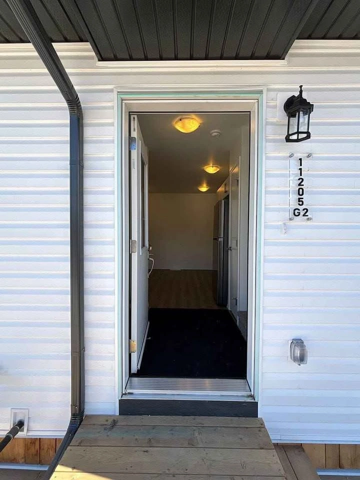 Apartment Rental 2bdrm 1bath 11205 68 St. N.W. Edmonton - photo 2