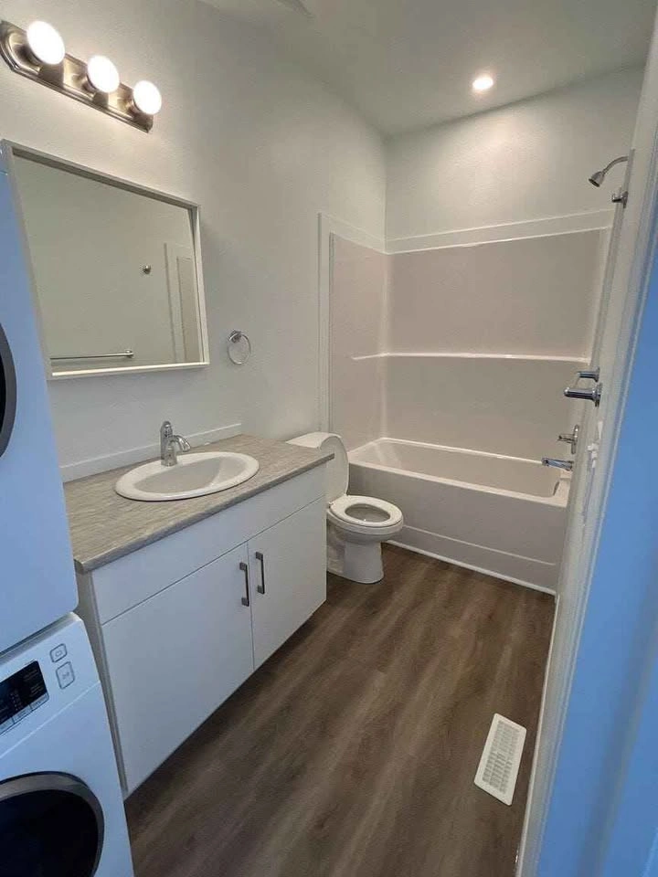Apartment Rental 2bdrm 1bath 11205 68 St. N.W. Edmonton - photo 4