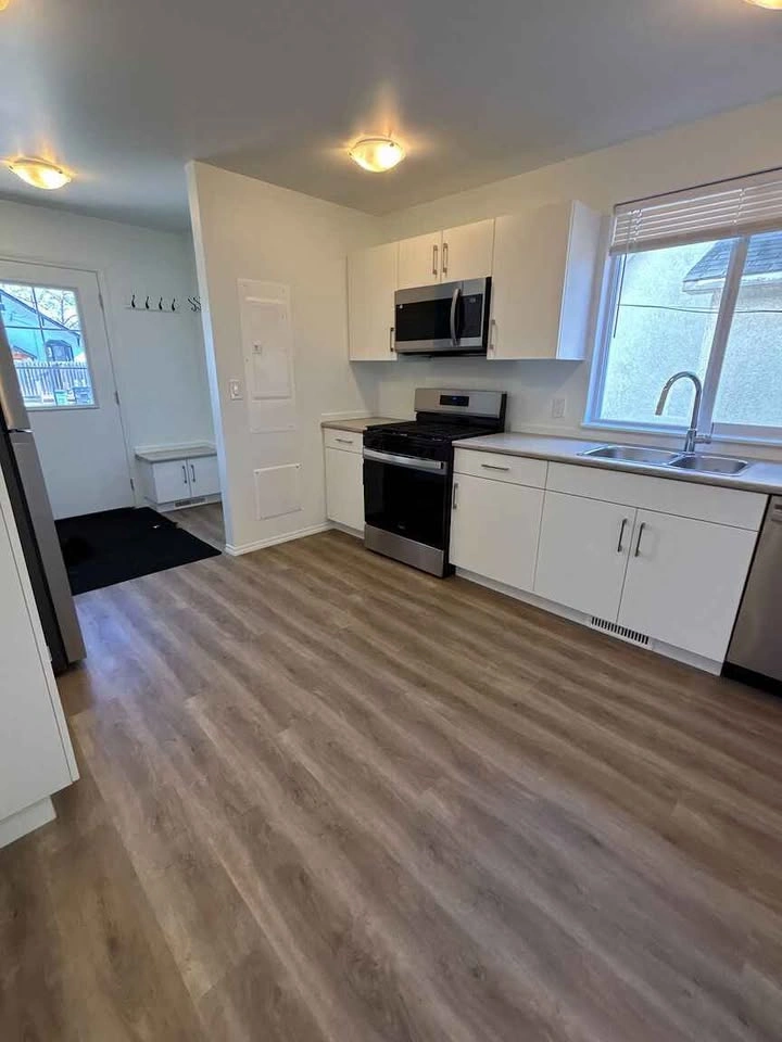 Apartment Rental 2bdrm 1bath 11205 68 St. N.W. Edmonton - photo 5