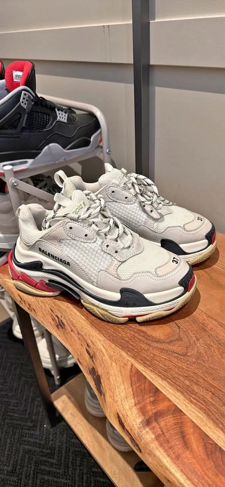 Balenciaga triple s