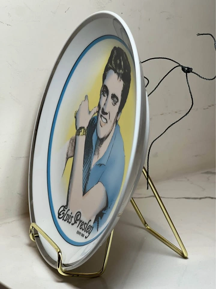 Vintage 1988 Elvis Presley Collector Plate – Gold Rim - photo 4