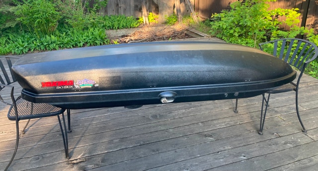 Yakima SkyBox and Roof Rack System - photo 2